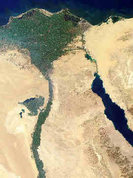 Aegypten Wetter: fruchtbare Oase am Nil und vertrocknetes Land 